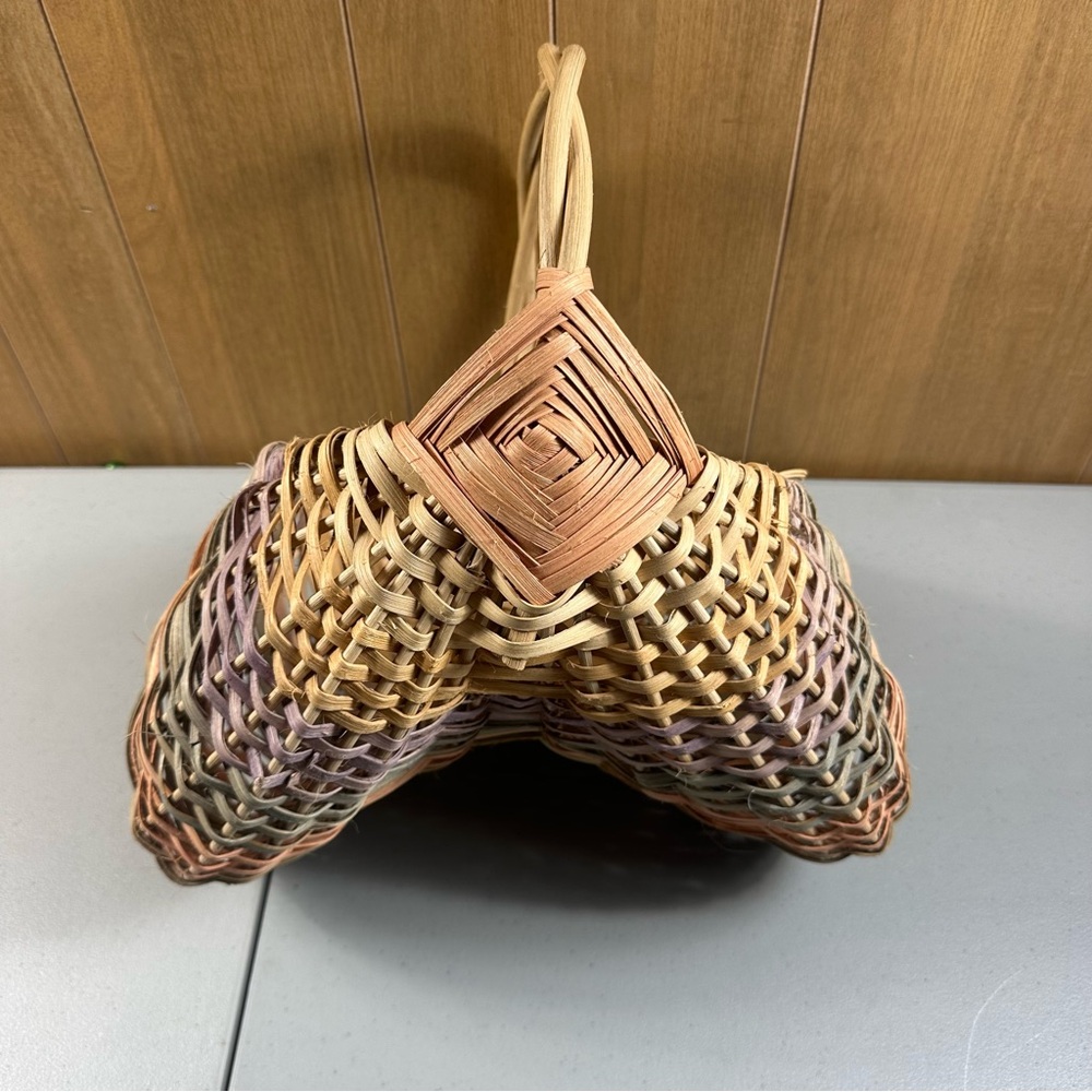 Vintage Buttocks Basket Primitive Style Egg Collecting Farmhouse Cottage